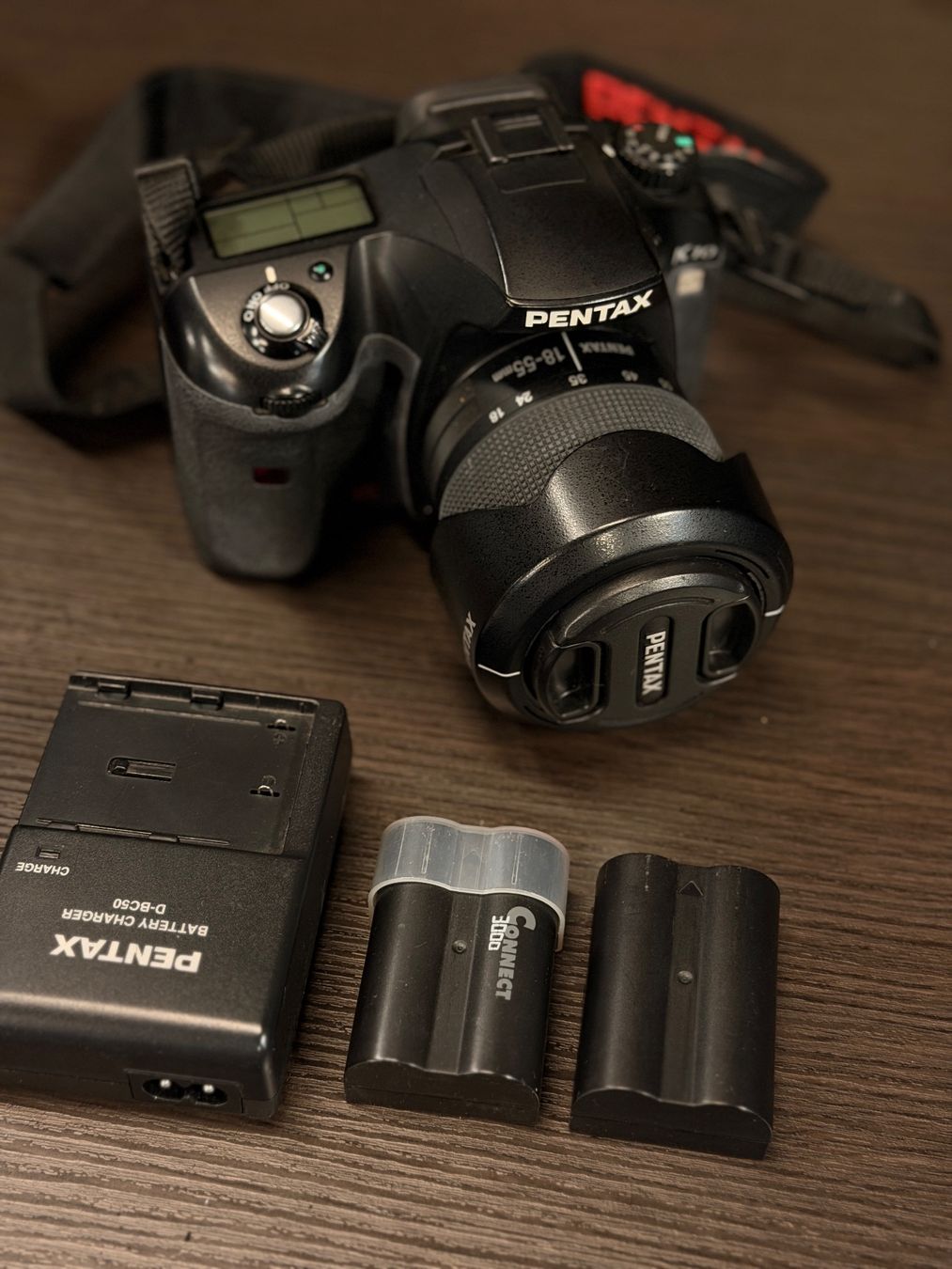 Pentax Fotocamera: Pentax K10 mit Objektiv 18-55mm – Usato da Küsnacht ZH venduto da Icon21