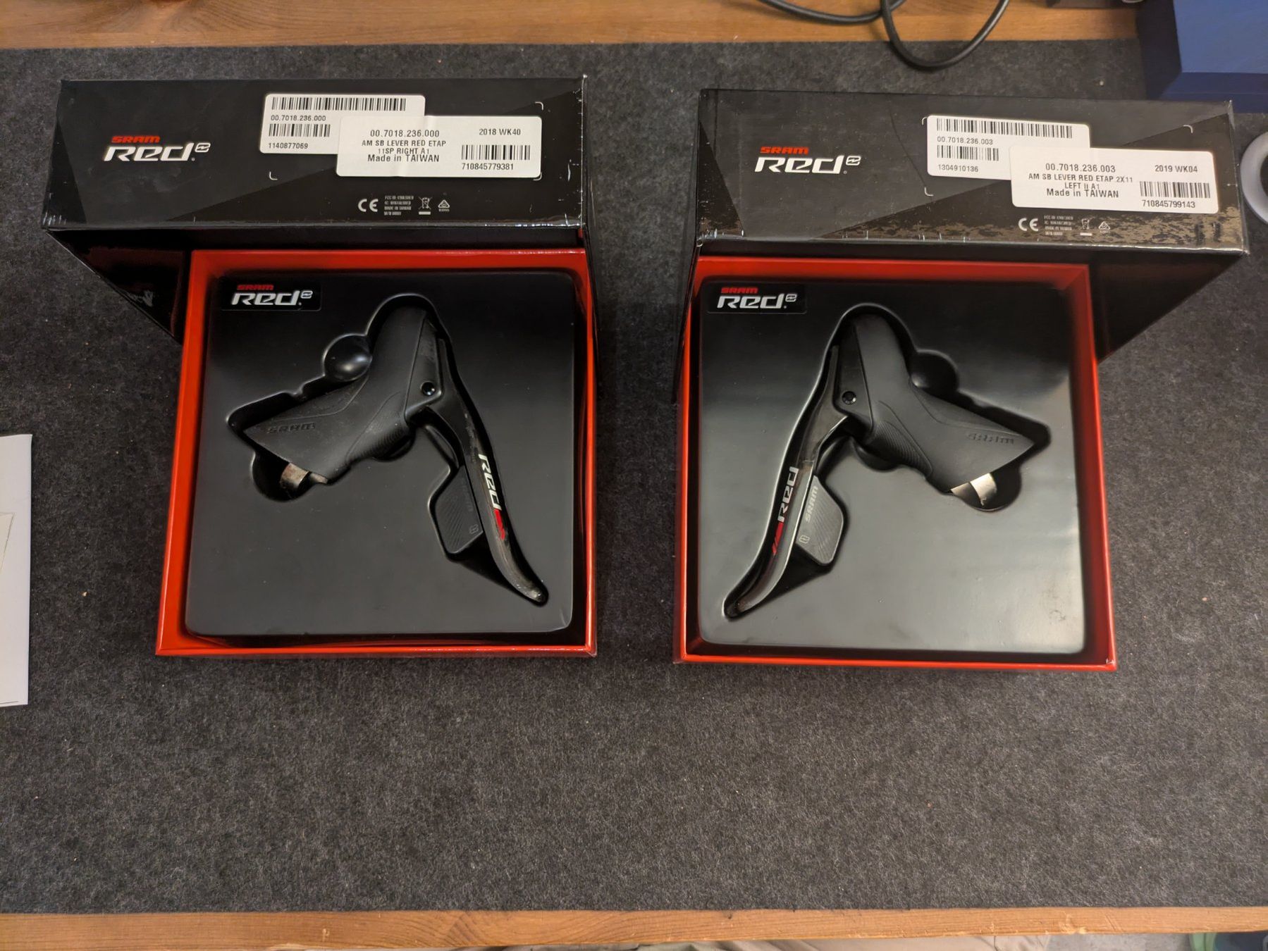Sram Pezzi di ricambio: SRAM RED eTap Shift Levers Set (Left & Right) / Schalt-/Brem – Usato da Basel venduto da Greutzi