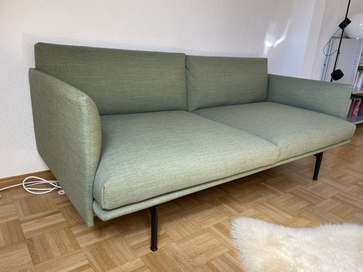 Muuto Divani: 2er-Sofa OUTLINE von muuto – Usato da Gempen venduto da rosalie24 2