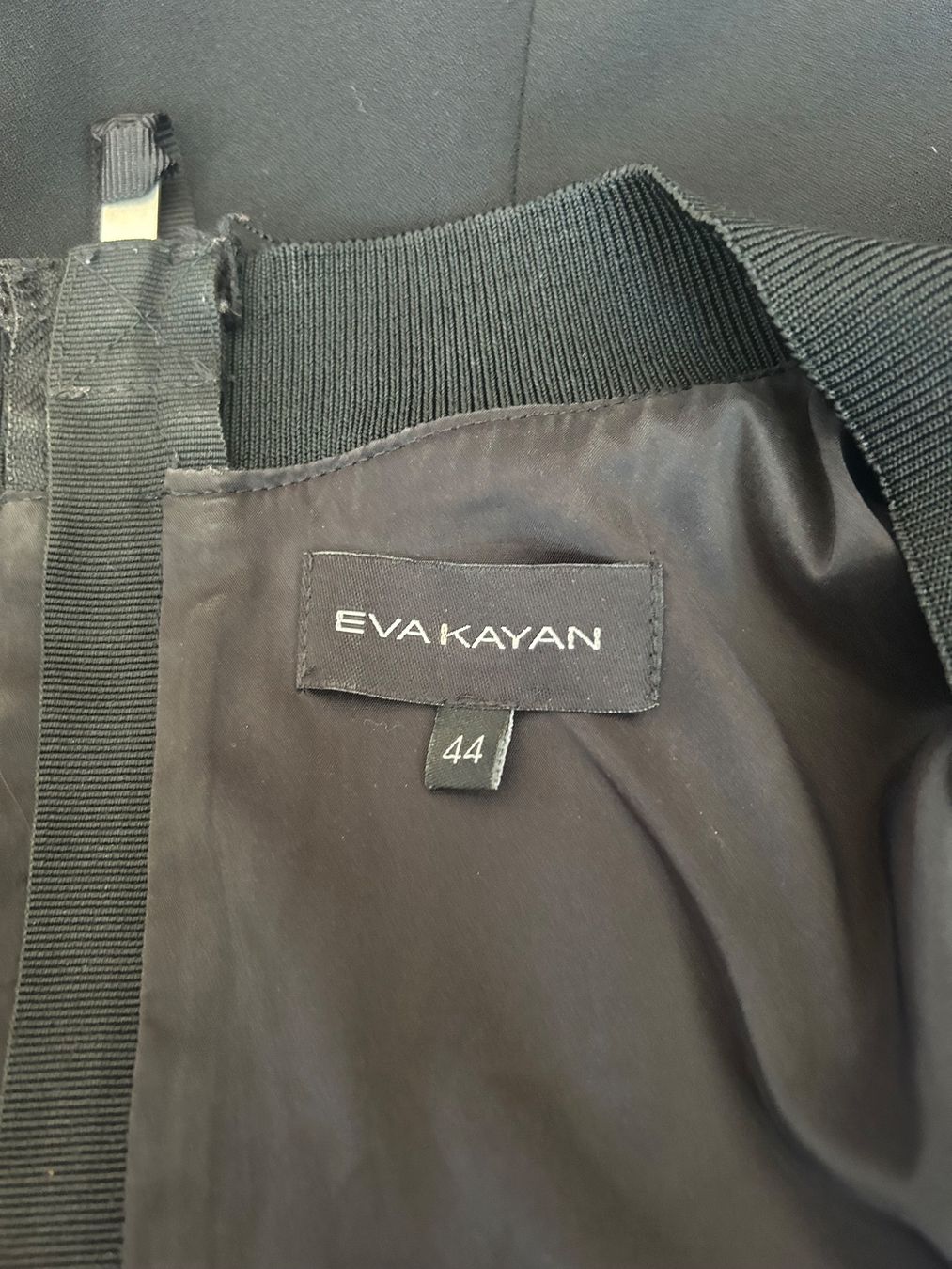 Vestiti: Eva Kayan robe noire – Usato da Val-d'Illiez venduto da Dombou 2