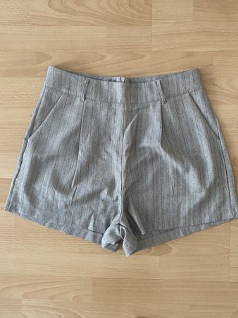 Damen Shorts grau gestreift neu L 