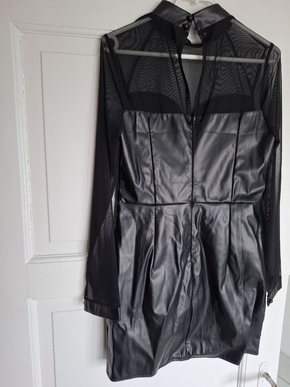 Vestiti: Schwarzes Kleid in Leder Optik mit Mesh-Einsatz, Gr.L – Nuovo e nell'imballaggio originale da Winterthur venduto da -.S.B.- 5