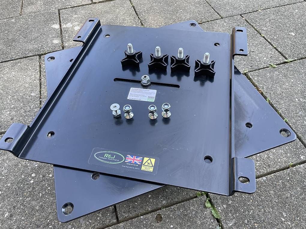 Altri accessori per camping: Drehkonsole R&J Camper Solution zu Sprinter W906 – Usato da Ebmatingen venduto da glip 1