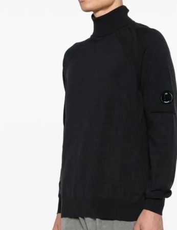C.P. Company Turtle Neck Pullover Schwarz – praktisch neu