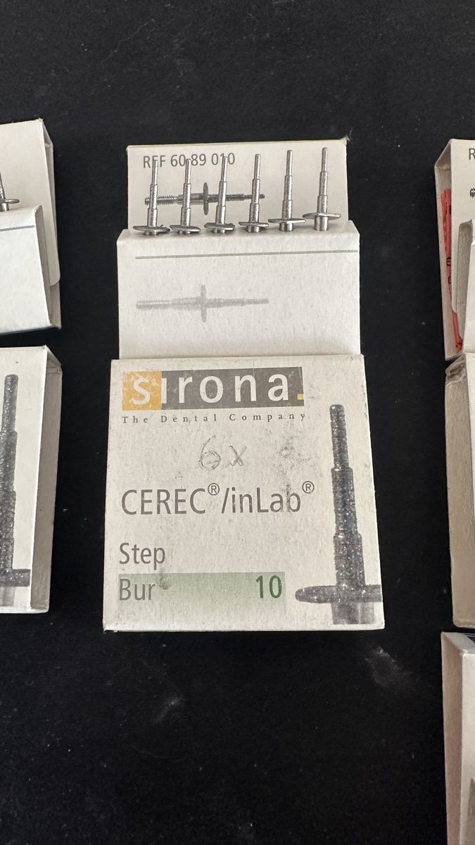 Dentsply Sirona Attrezzature mediche: fraises cerec sirona – Nuovo e nell'imballaggio originale da Morges venduto da kikique 3