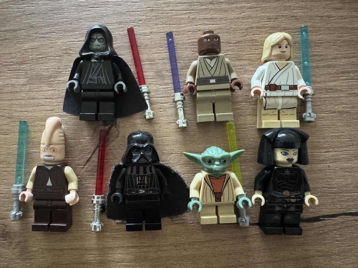 Star Wars Figuren: LEGO STAR WARS JEDI/SITH – Gebraucht aus Bolligen von kar_6669