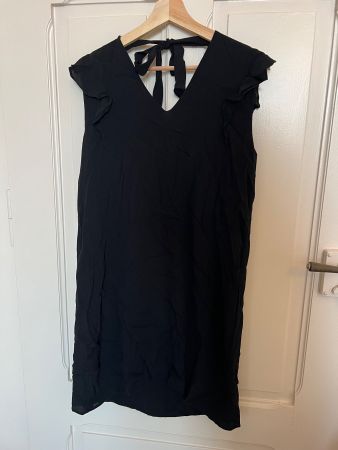 Robe noire élégante avec volants, Mango