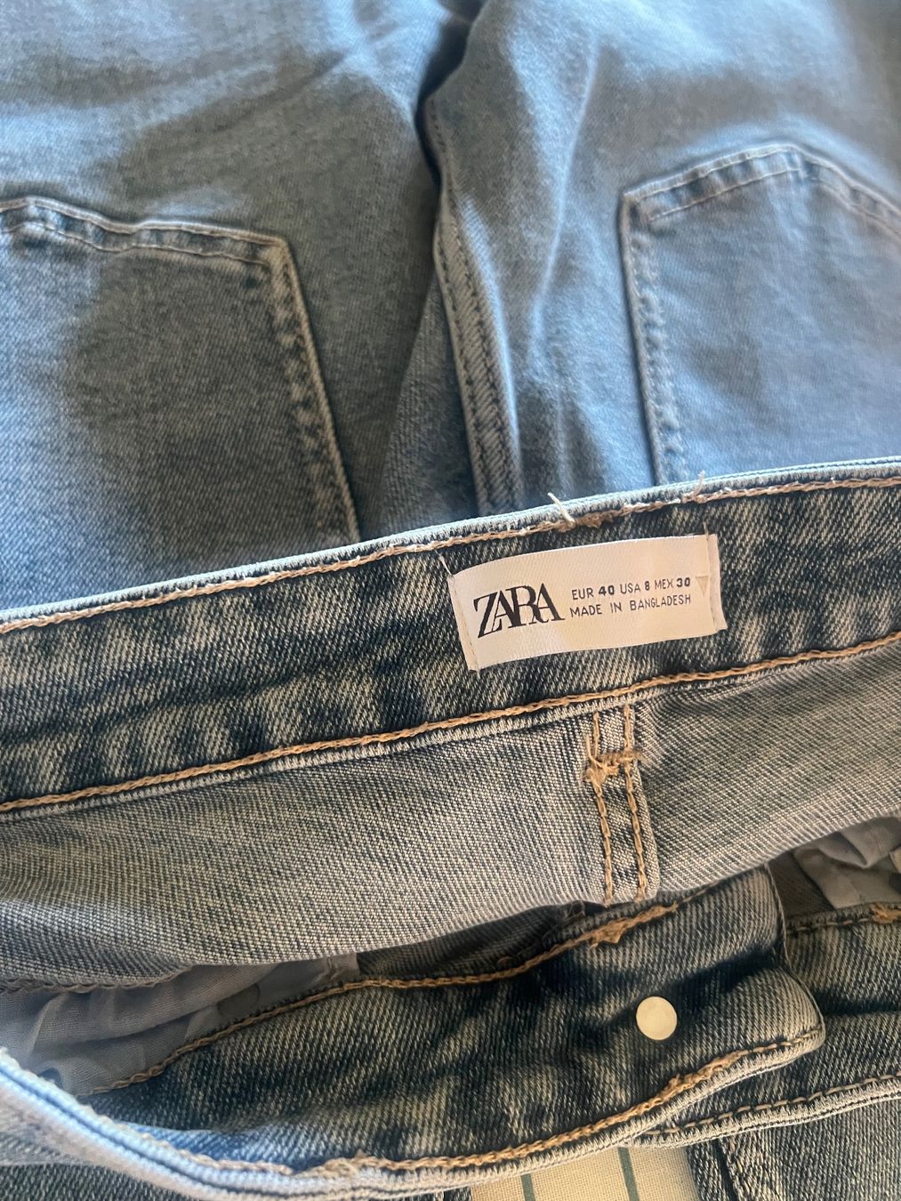 Zara Jeans: Jeans ZARA Gr. 40 / 2 Stk. – Usato da Näfels venduto da ale_c9qn 3