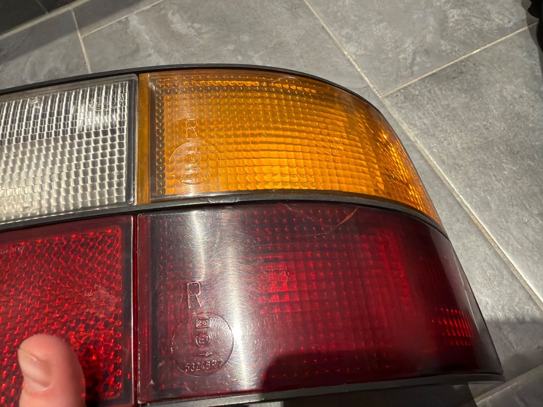 Porsche Tutti pezzi di ricambio auto: Porsche 924 Rücklechte rechts – Usato da Wolfwil venduto da Rolex1 4