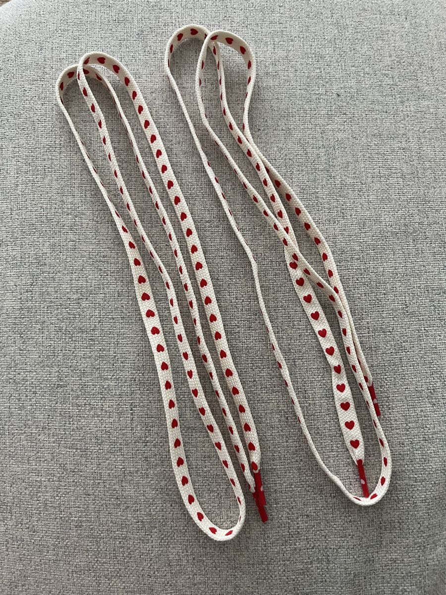 Sonstige Kleidung & Accessoires: Schnürsenkel mit Herzen NEU – Neu (gemäss Beschreibung) aus Frauenfeld von heyLani 1
