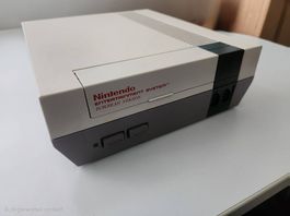 Retro Gaming Nintendo NES in gutem Zustand