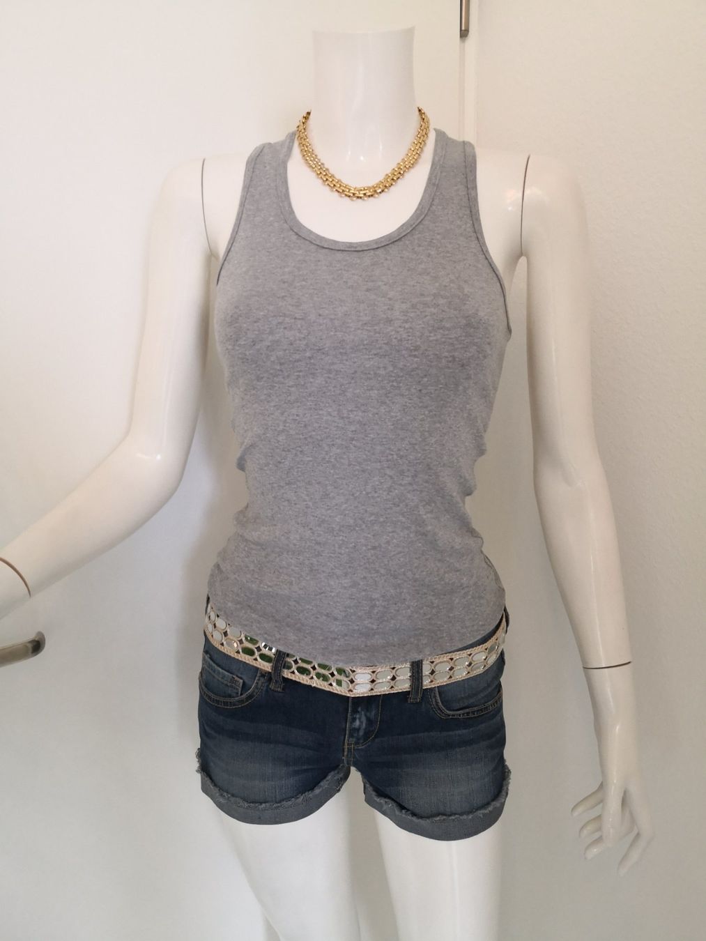 Mango Top: 🤩MANGO TANK-TOP GRAU – Usato da Olten venduto da Naja-Twins-Twins 9