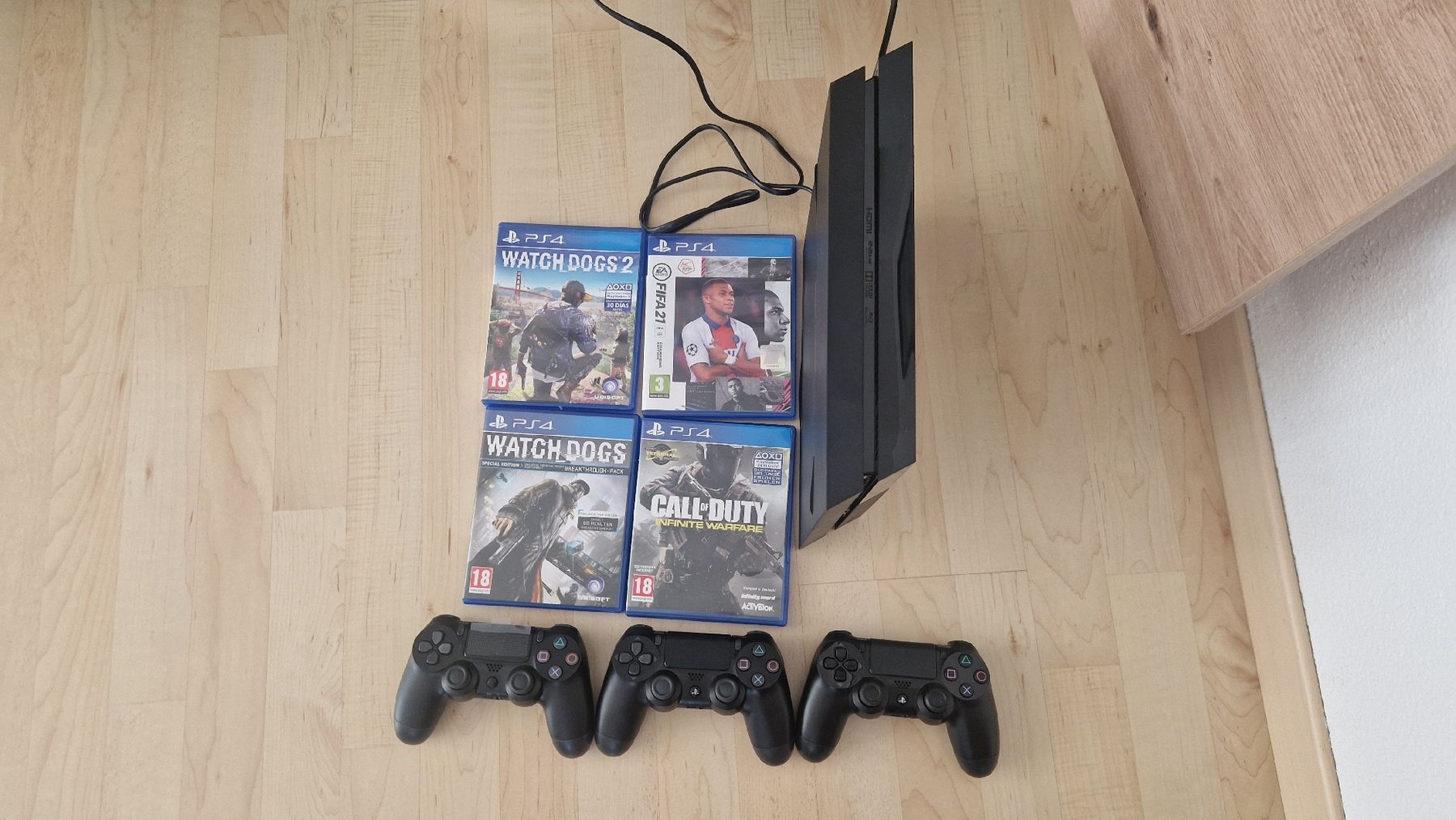 Sony Console: PlayStation 4 |500GB | CUH-1003A | +3 Controller | +4 Games – Usato da Neuenkirch venduto da B.-S.