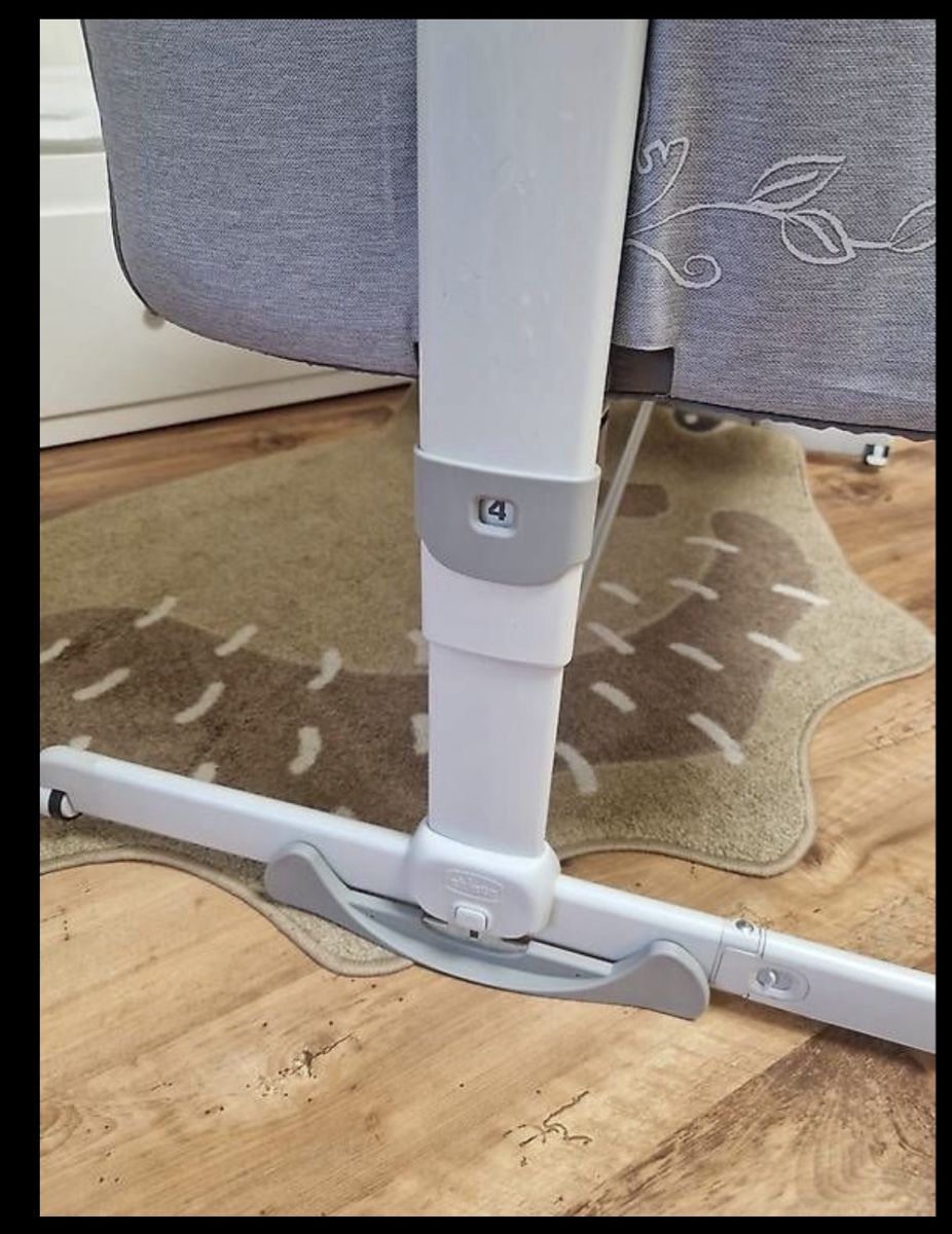Chicco Berceaux: Chicco Next2Me bedside crib grey good condition – D'occasion à Zug par mtv_mb5d 3