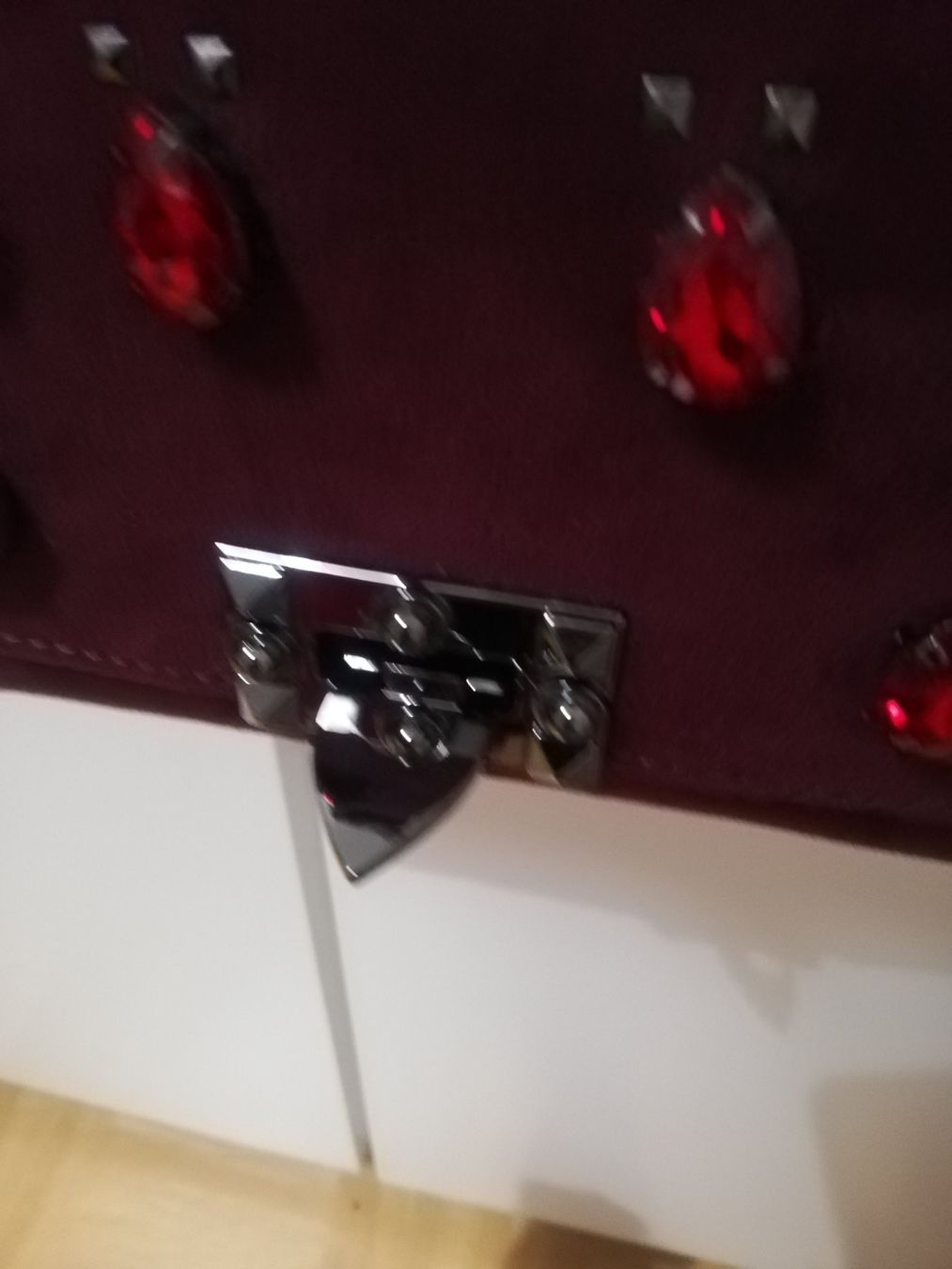 Borse da donna: Borsa Sara Lopez camoscio con strass – Nuovo (secondo la descrizione) da Wettswil am Albis venduto da lin_8h9t