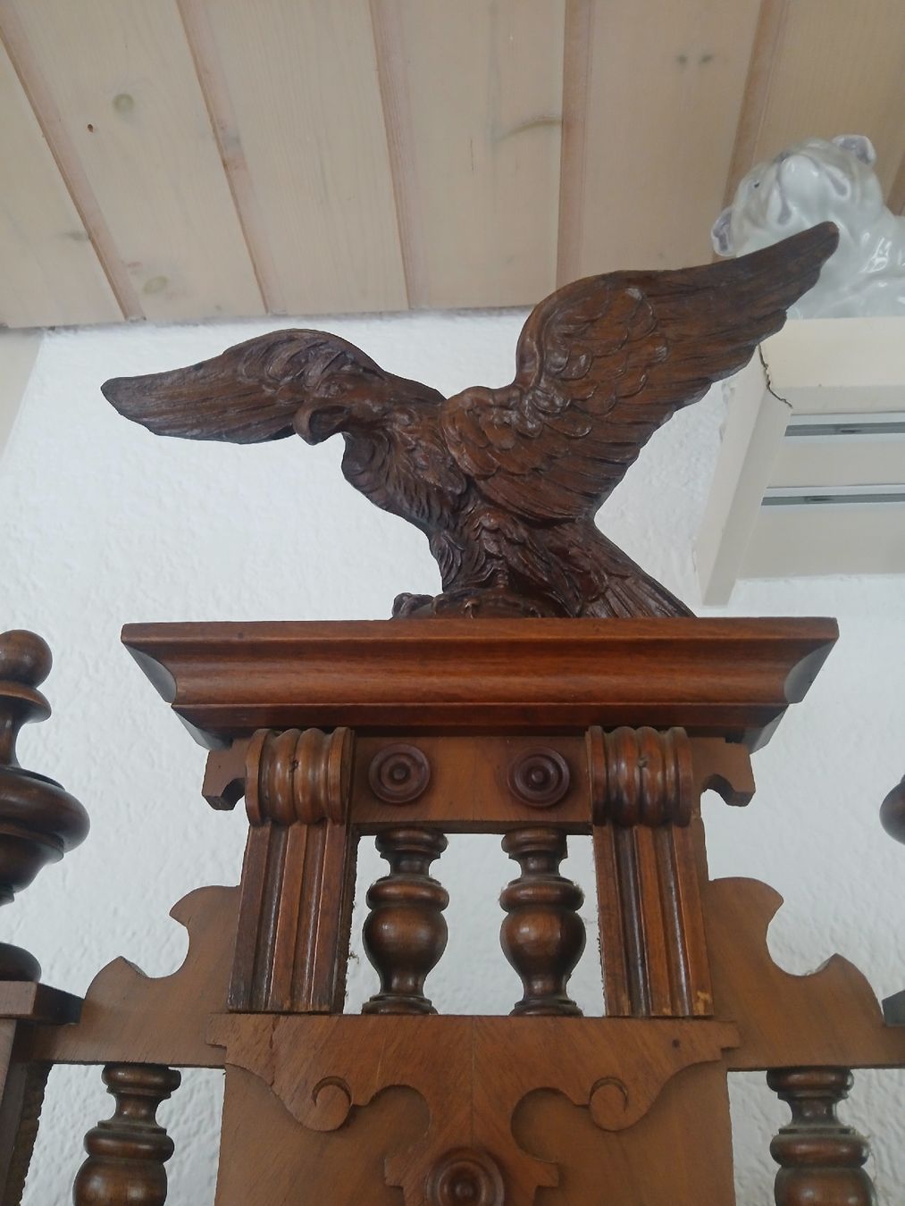 Pendules & Horloges murales: Pendule murale décorée d'un aigle en noyer – D'occasion à Corcelles-Payerne par evalyne 2