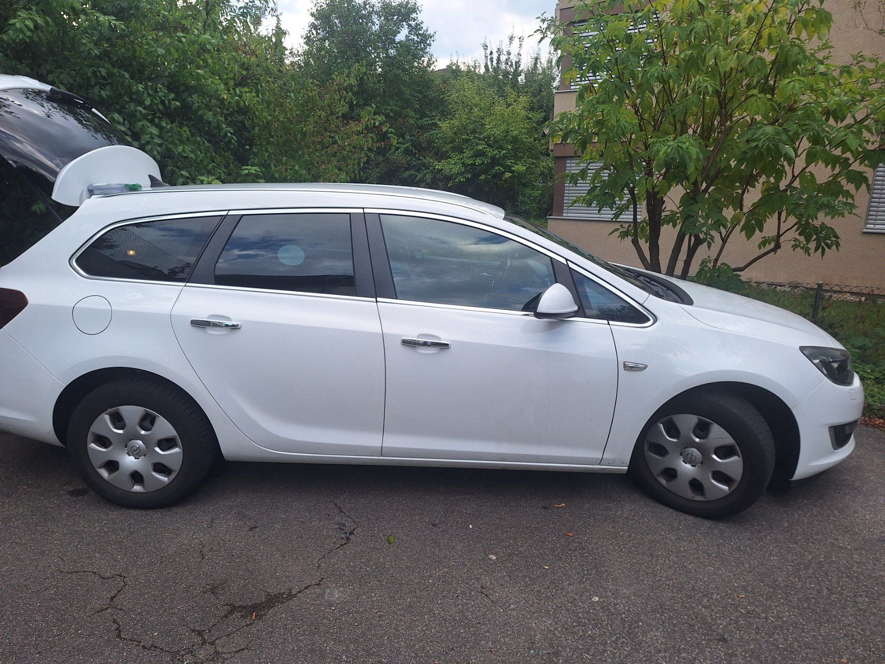 Opel Autos: Opel Astra Kombi weiss – D'occasion à Hochdorf par Lanoo18 1