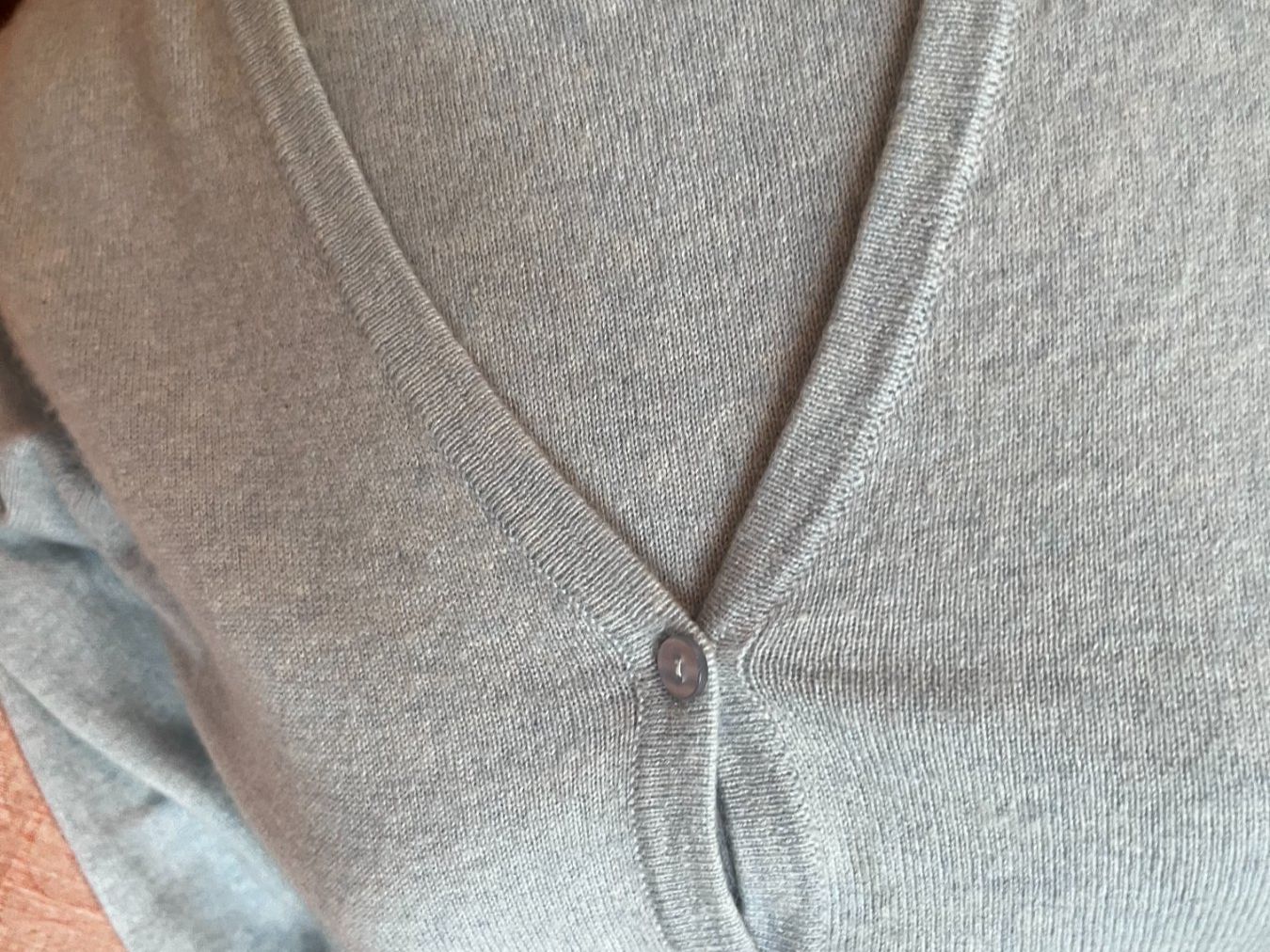 Pulls & Sweat-shirts: Cahmere Set, Pullover kurzärmlig, Jacke langärmlig, hellblau – D'occasion à Zürich par livifloli 2