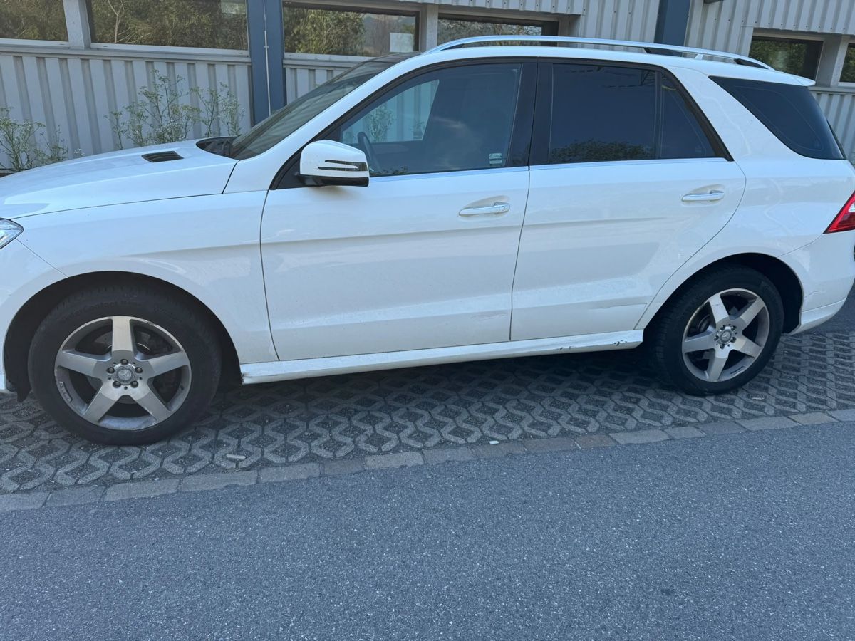 Mercedes-Benz Autos: Mercedes ML 350 CDI AMG-Line – Gebraucht aus Sevelen von Leon.i 2
