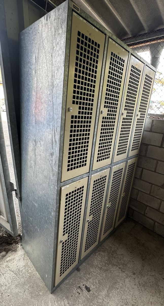 Guardaroba: Garderobenschrank 8-teilig. – Usato da Pieterlen venduto da kra_s8rv 1