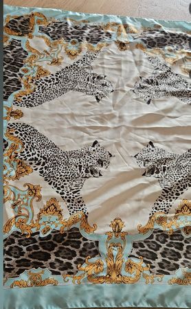 Wunderschönes Foulard