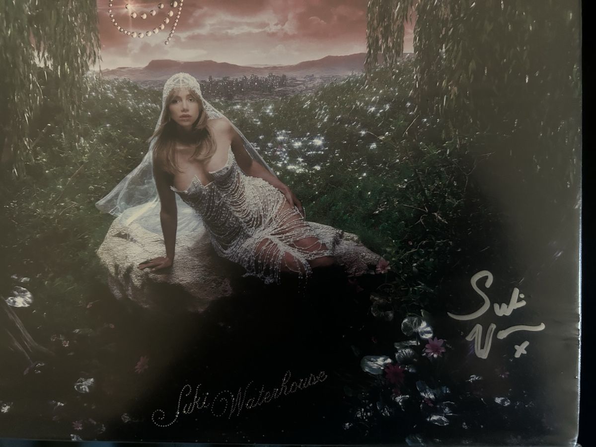 Autografi: Signed Vinyl Suki Waterhouse  – Nuovo (secondo la descrizione) da Epalinges venduto da sha_kp6v 1