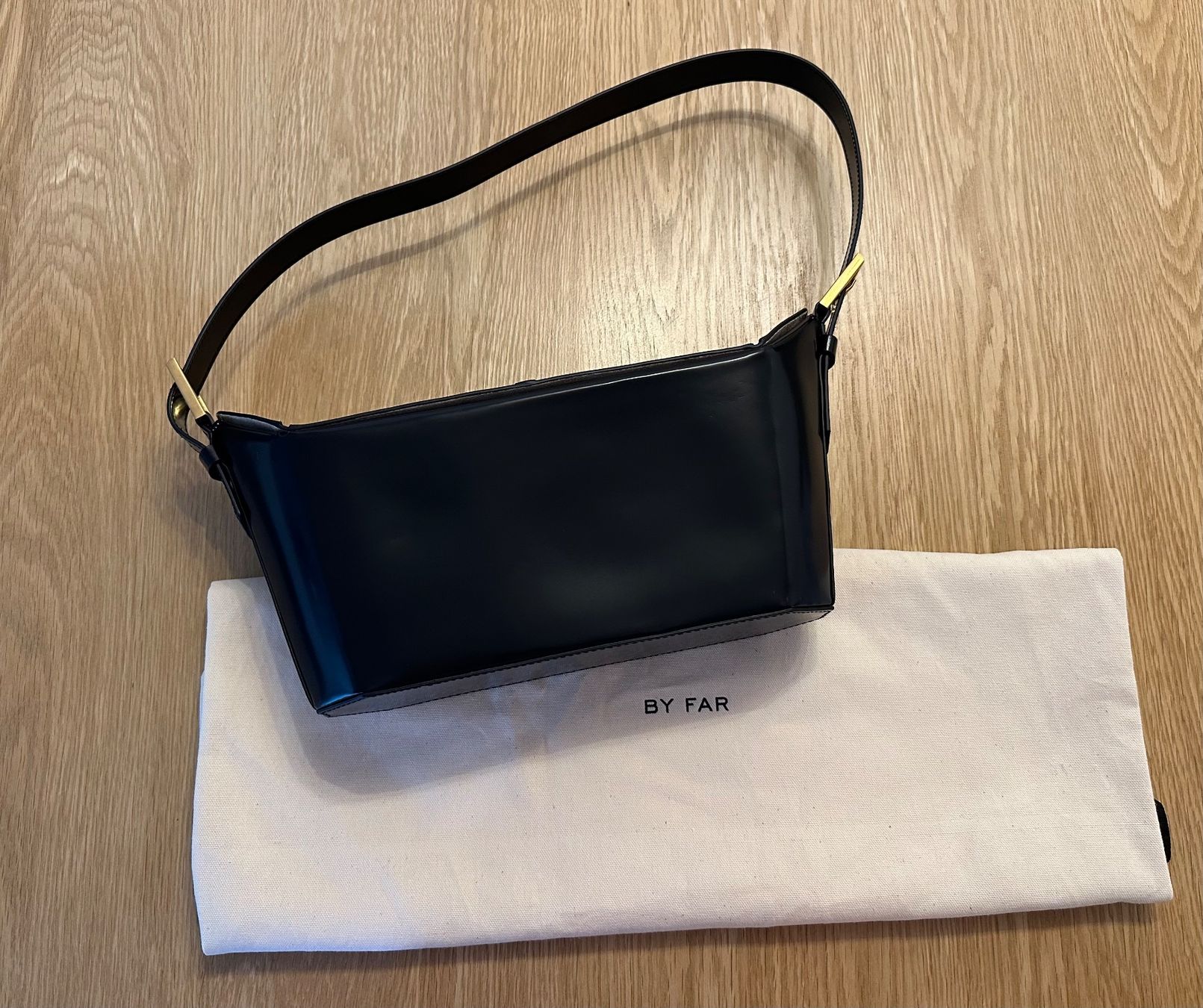 Borse da donna: BY FAR CELESTE Schultertasche aus Leder Damen – Nuovo e nell'imballaggio originale da Zürich venduto da kuz_9ghl 6