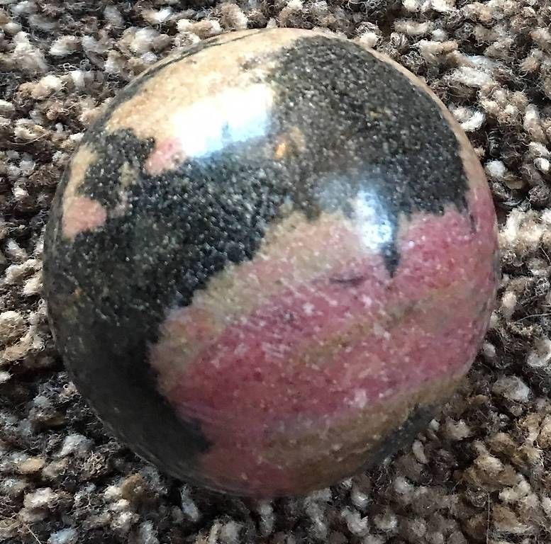 Minerali & Pietre curative: rhodonite sphère polie 390gr – Usato da Vevey venduto da zabounetta 4
