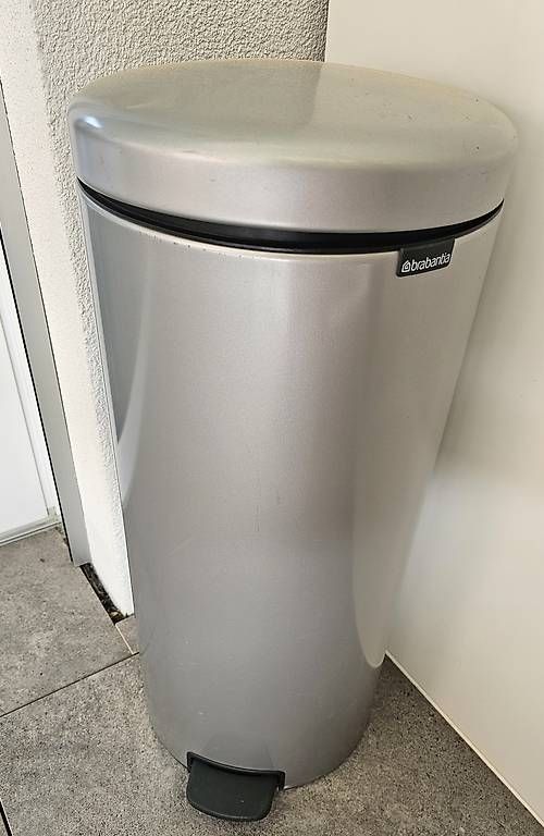 Cestini per rifiuti: Brabantia Treteimer/Abfalleimer Silber 30 Liter – Usato da Kreuzlingen venduto da nilguen 3