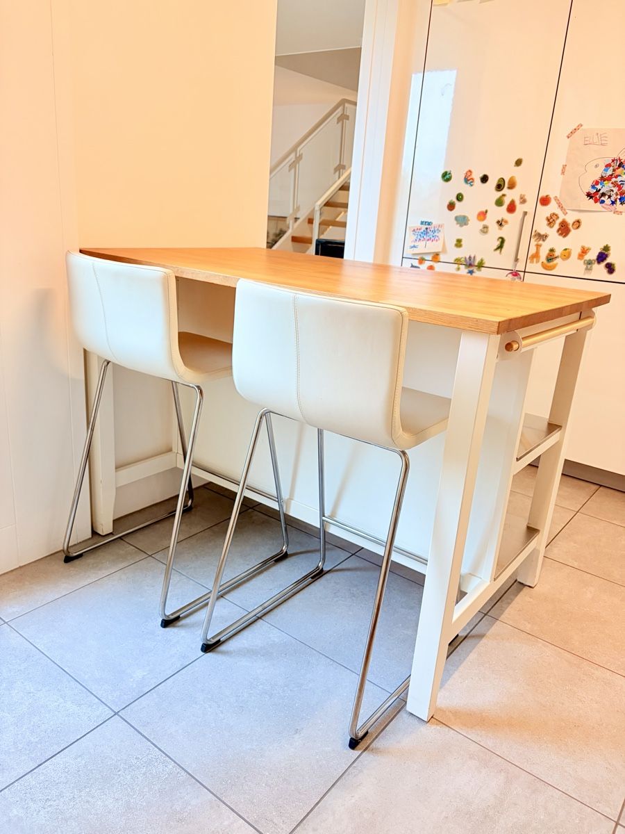 Allestimento di negozi e stand fieristici: Küchentisch / Esstisch / Bar mit Stühlen – Usato da Luzern venduto da Tsimont 3