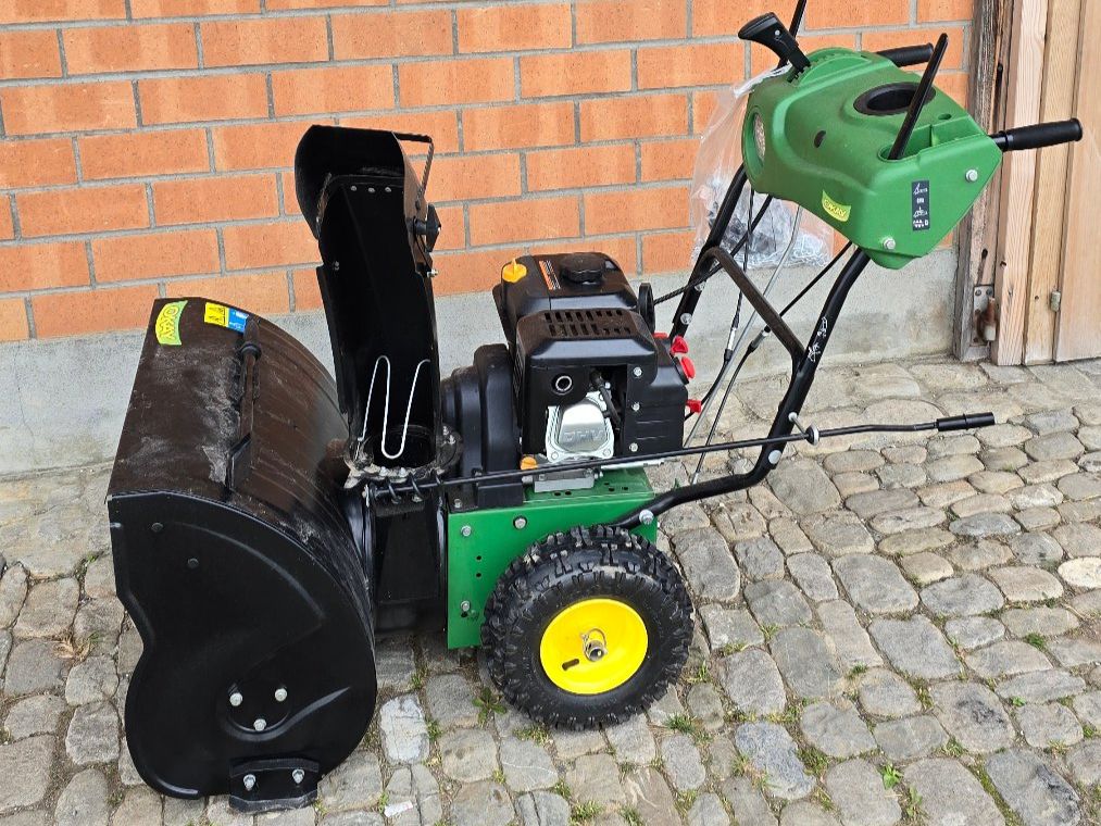 Sgombero neve: Gebrauchte Schneefräse, Benzin, Schnäppchen! – Usato da Neuenegg venduto da Klamasi