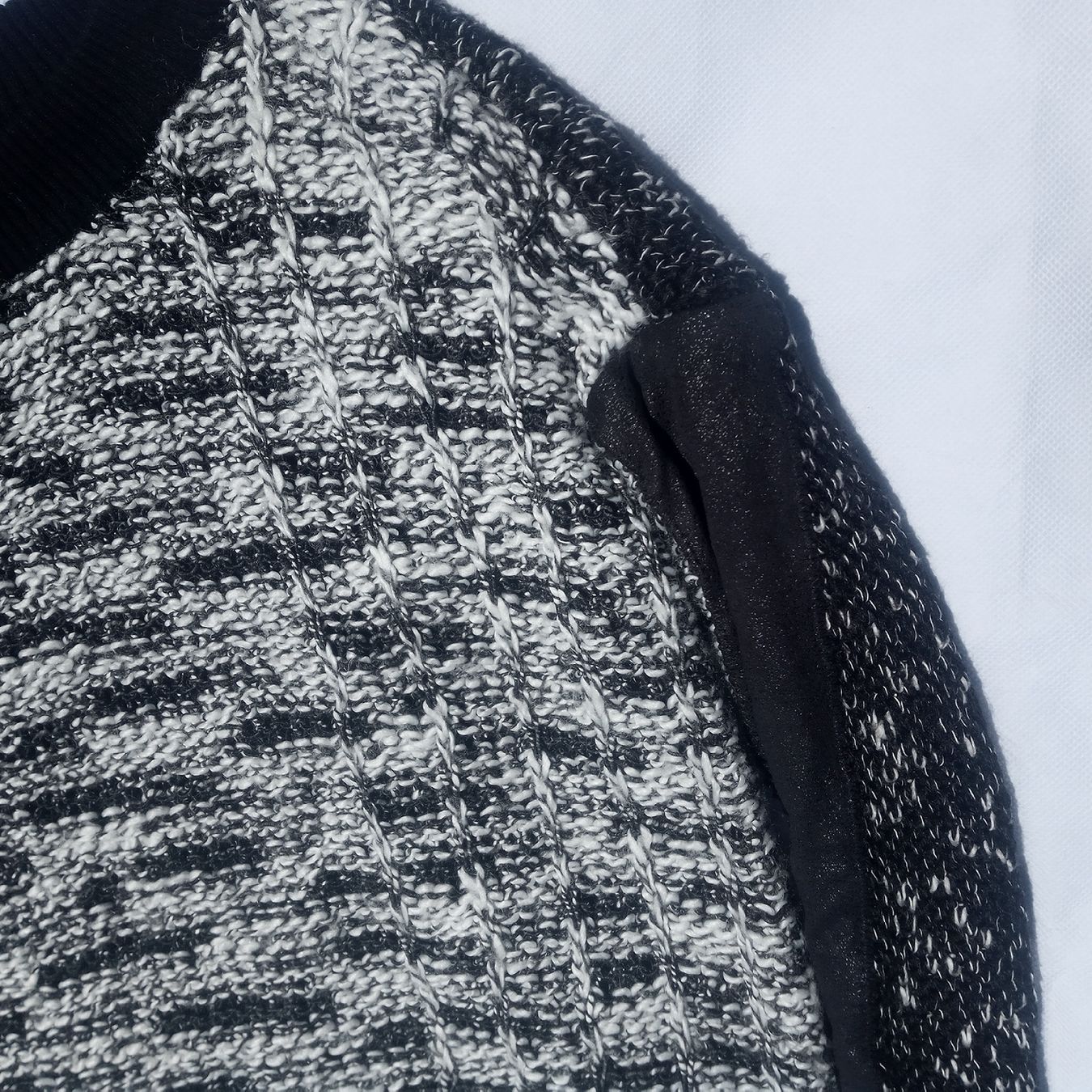 Vila Pullover & Sweatshirts: VILA Damenpullover Gr. L schwarz/weiss meliert – Gebraucht aus Luzern von toenu23 5
