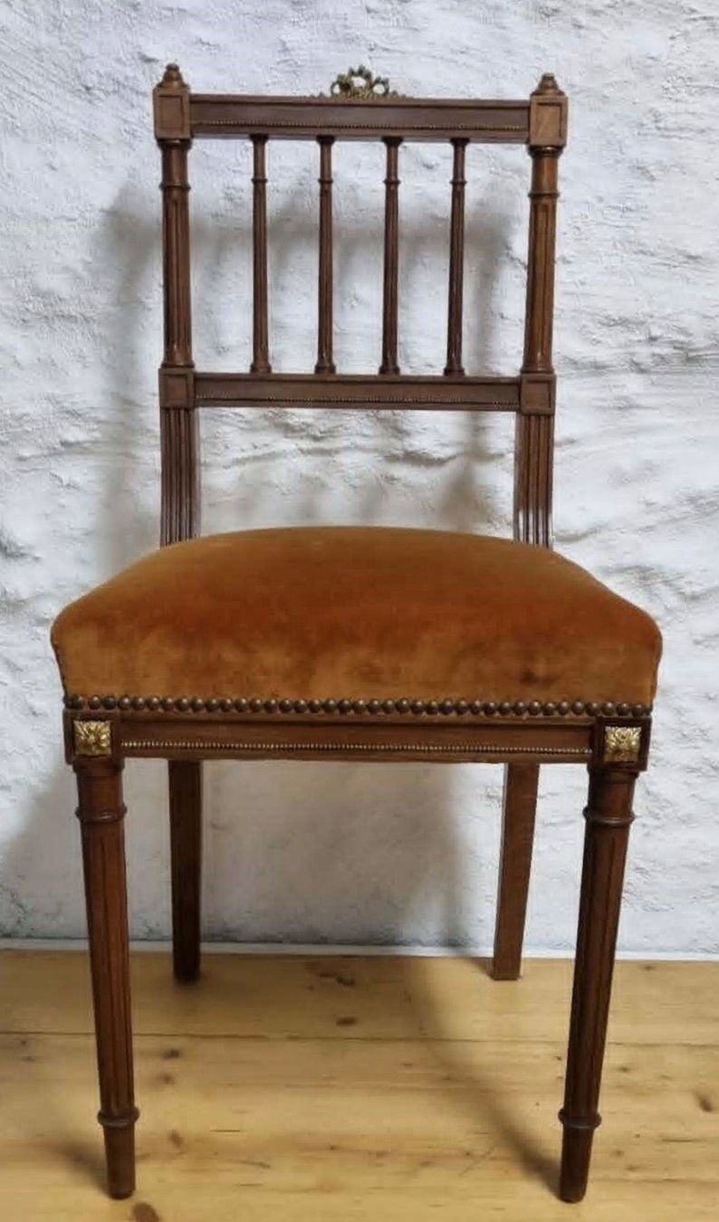 Sedie: Antiker Stuhl Louis XVI Stil – Usato da Solothurn venduto da NUVICO