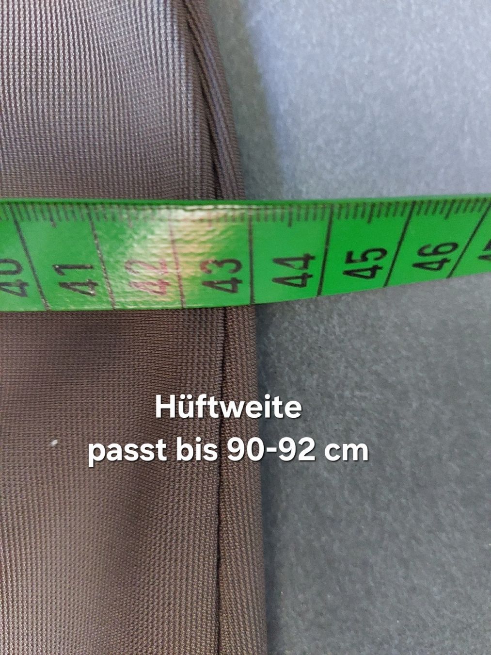 Vestiti: Etuikleid helleskaffeebraun passend CH36 – Usato da Balsthal venduto da Trendline55 5