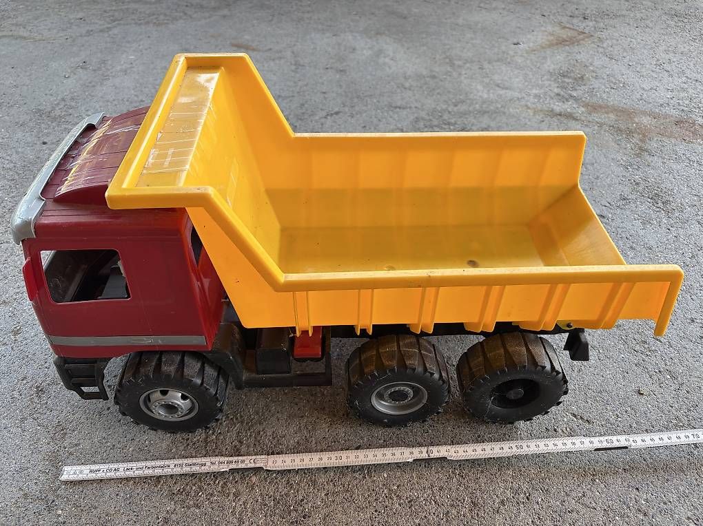 Spielzeuge: Kipplastwagen – Gebraucht aus Reiden von kitti02 1