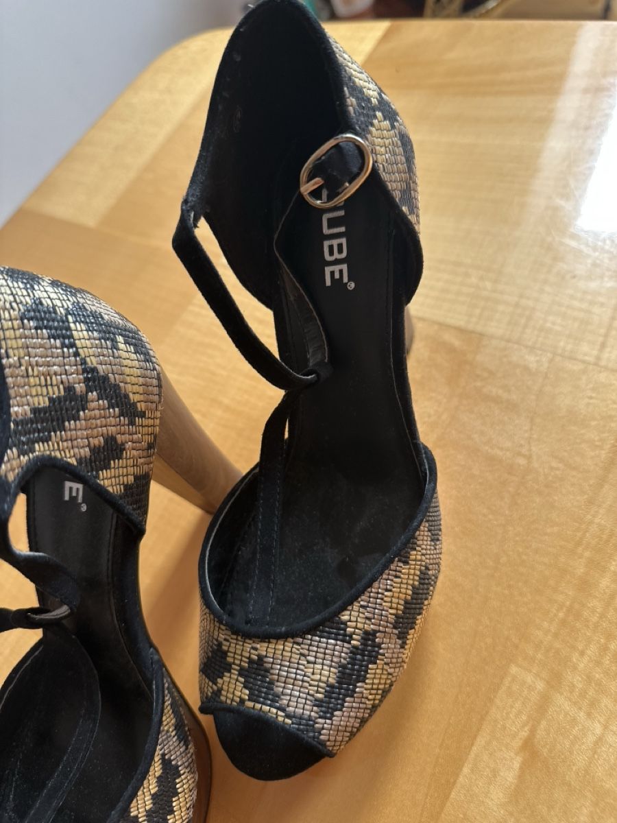 Cube Chaussures femmes: Heels Grösse 37, CUBE – D'occasion à Zürich par Misus.Flohmi 2