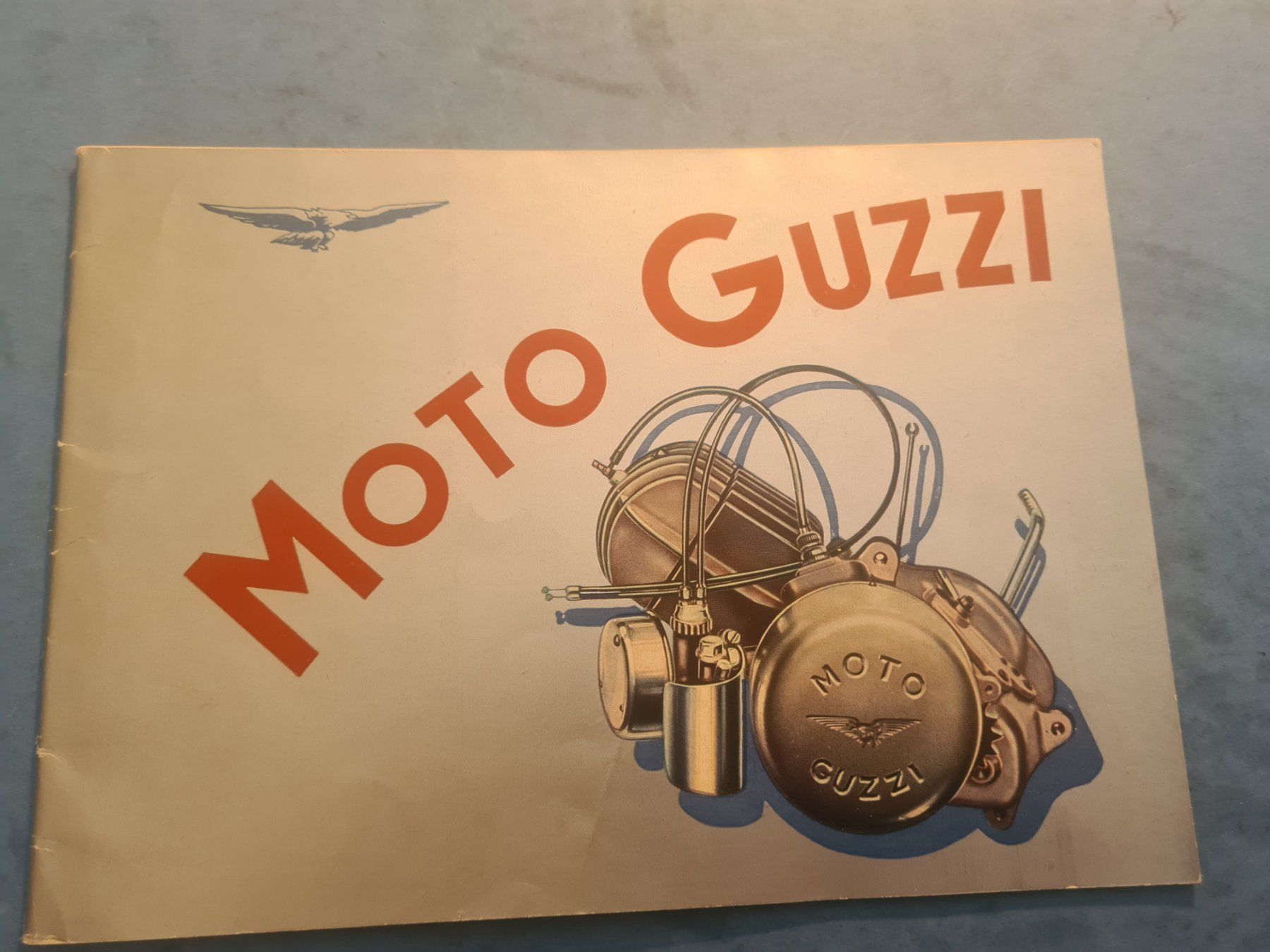 Moto Guzzi Documenti: MOTO GUZZI BROCHURE VINTAGE COLLECTION – Usato da Bellevue venduto da BURGOLMANIA