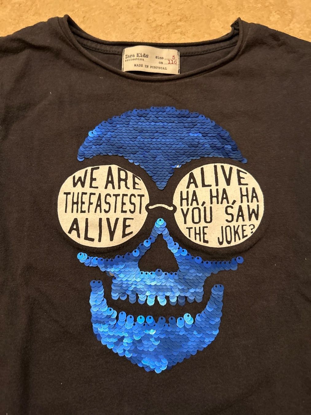 Zara Pulls et sweat-shirts: Zara Totenkopf Pailletten Pulli Gr. 110 – D'occasion à Guntershausen par Gloominati 1