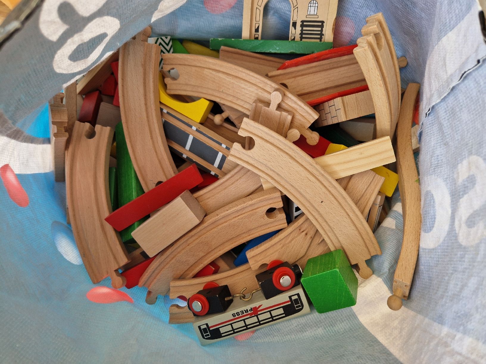 Brio Giocattoli: BRIO Eisenbahn,  gemischt guter Zustand – Usato da Mörigen venduto da Clio111 2