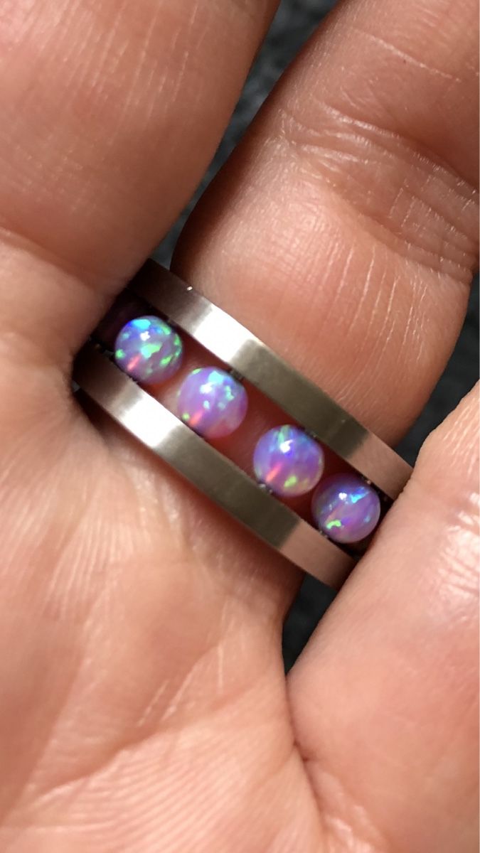 Ringe: Stahlring mit Opalkügelchen – Neu (gemäss Beschreibung) aus Basel von baloon8
