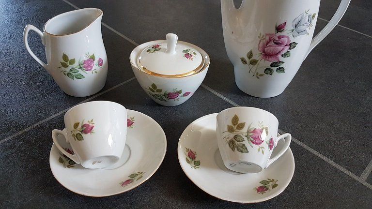 Geschirrsets: Tee/Kaffee Set Goldrand Porzellan – Gebraucht aus Giswil von online-Brockenhaus 1