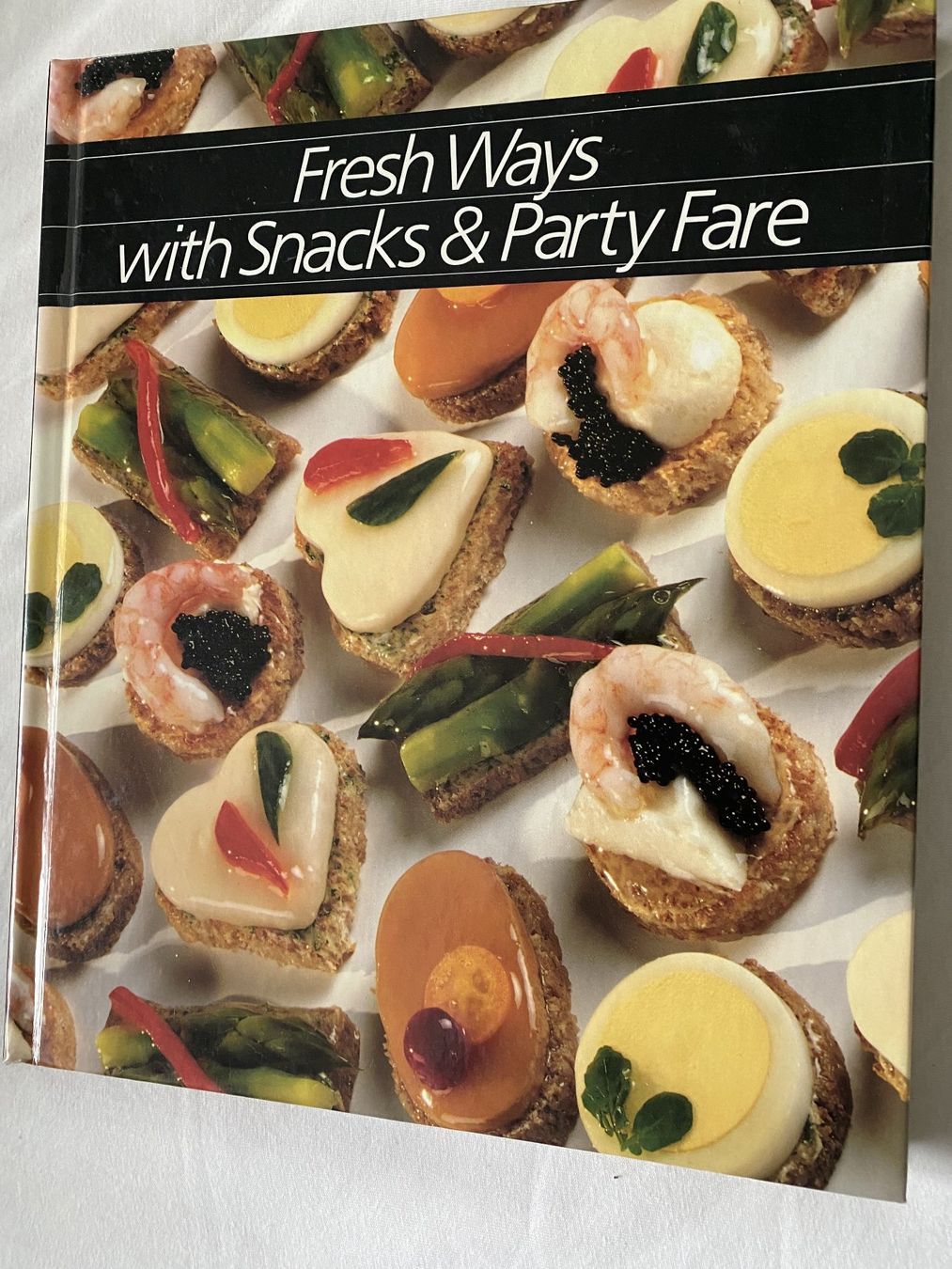 Libri: Buch Fresh Ways with Snacks & Party Fare – Usato da Ennetbürgen venduto da Dosi6