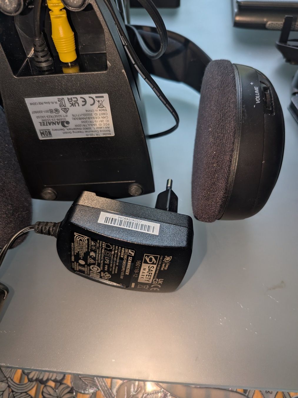 Sennheiser Cuffie: Headphones Wireless RS 120-W – Usato da St. Gallen venduto da d77_sdk5 9