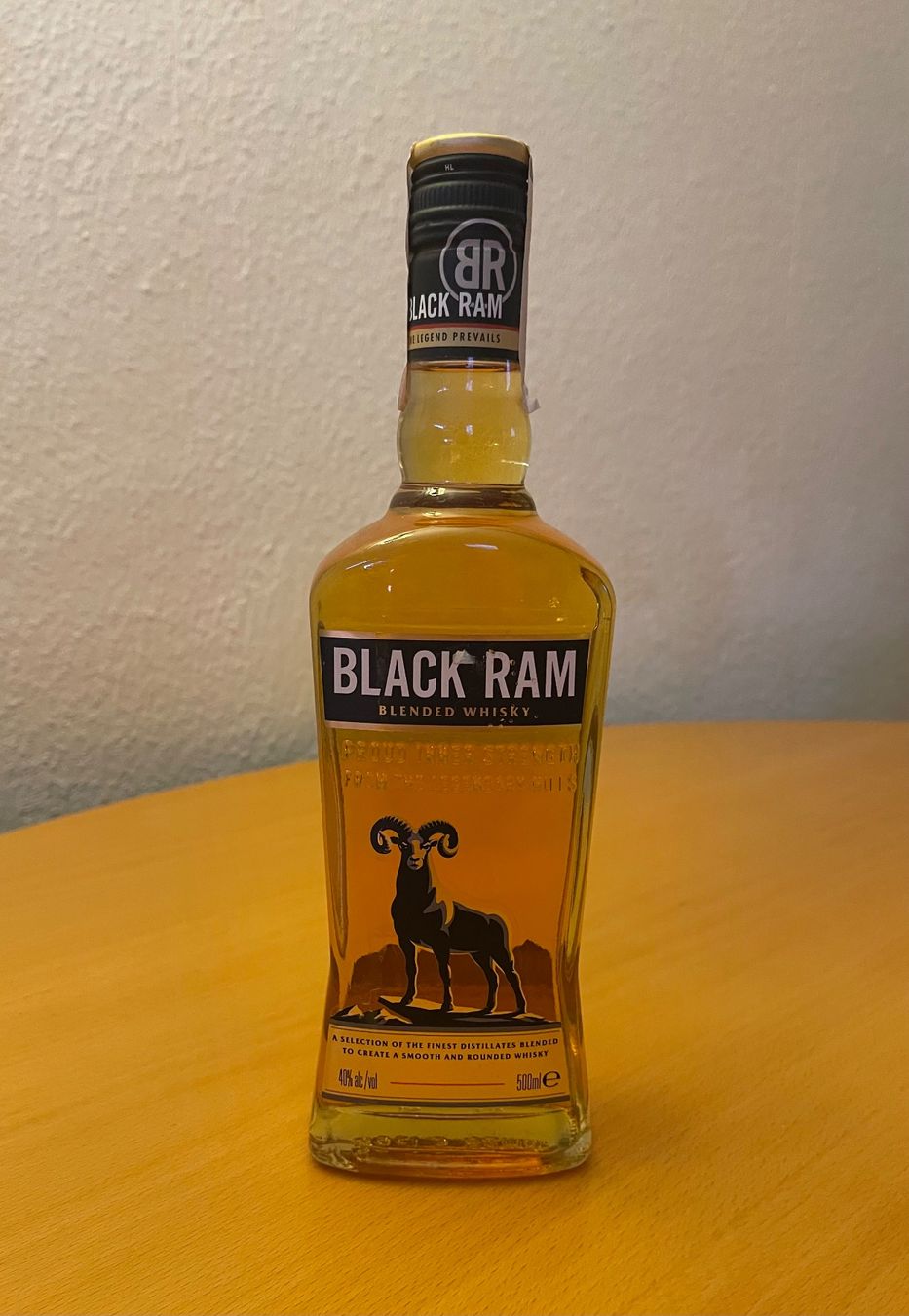 Spiritueux: 1 Flasche Whisky Black Ram 500ml, 40% – Neuf avec emballage d'origine à Basel par Seifehuesli