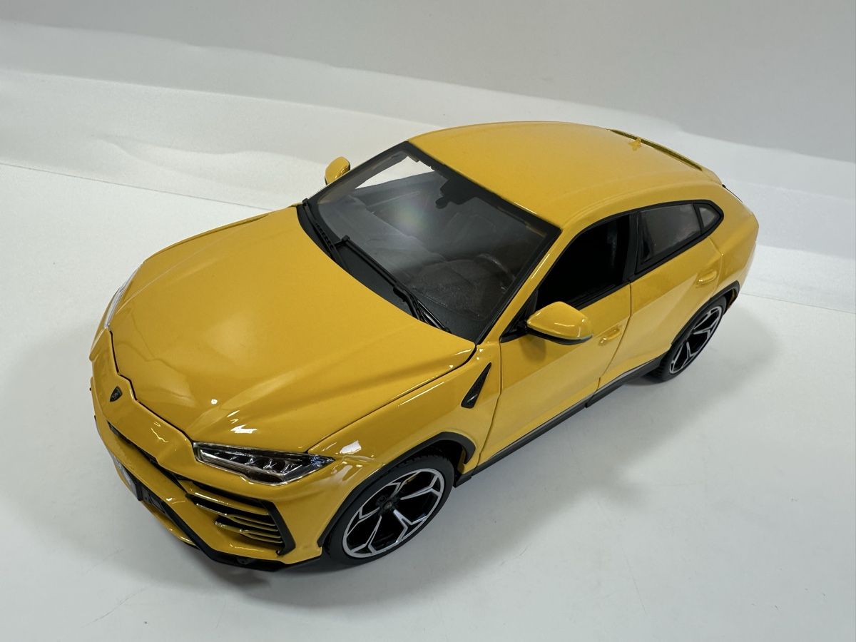 Bburago Modellini d'auto: Lamborghini Urus 1:18, gelb, BBURAGO  – Nuovo (secondo la descrizione) da Zofingen venduto da rf9_x2xt 1