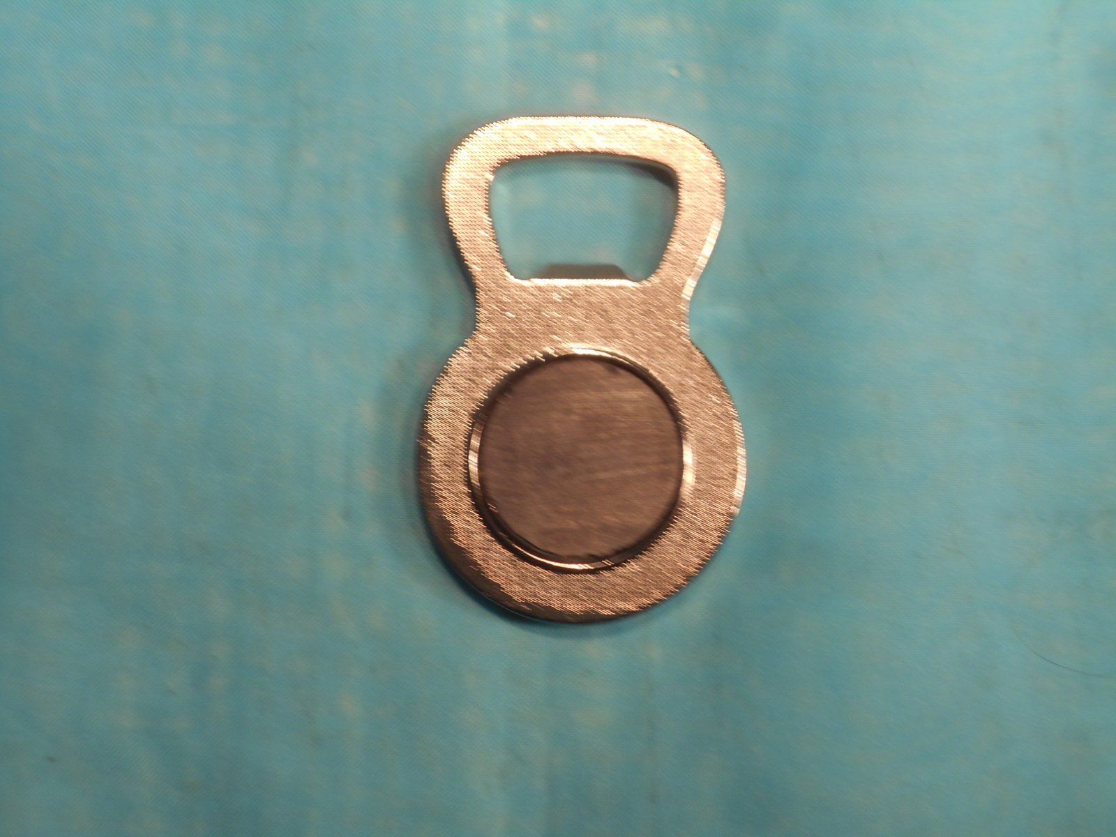 Apribottiglie & Tappi per chiusura: Schweizer Wappen Flaschenöffner  mit Magnet, Metall – Usato da Bellach venduto da JingleCherry 1