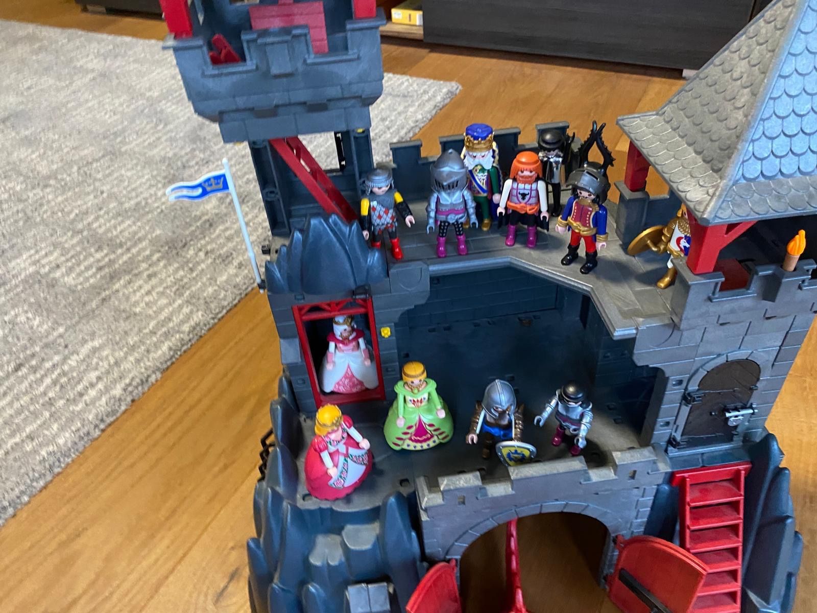 Playmobil Giocattoli: Playmobil Ritterburg mit Drachen – Usato da Auenstein venduto da moin. 1