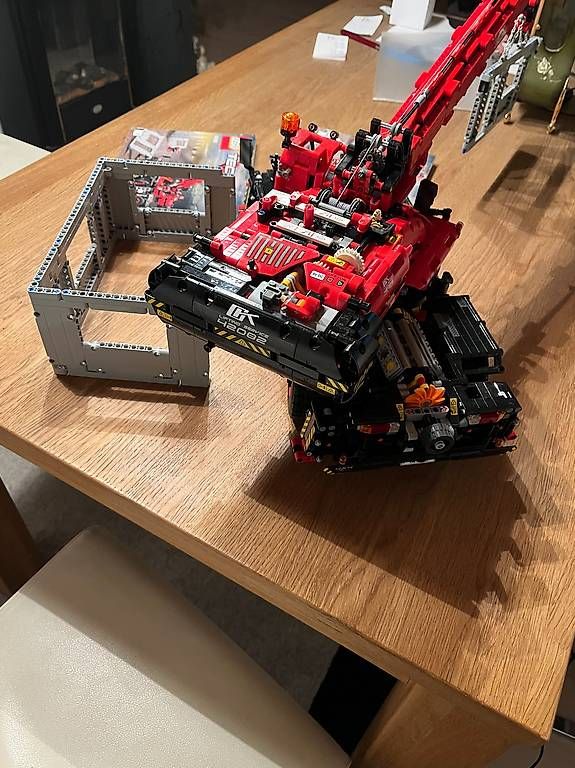 Technics Kit di costruzioni: Geländegängiger Kranwagen 42082 – Usato da Olten venduto da Einwegparadies 3