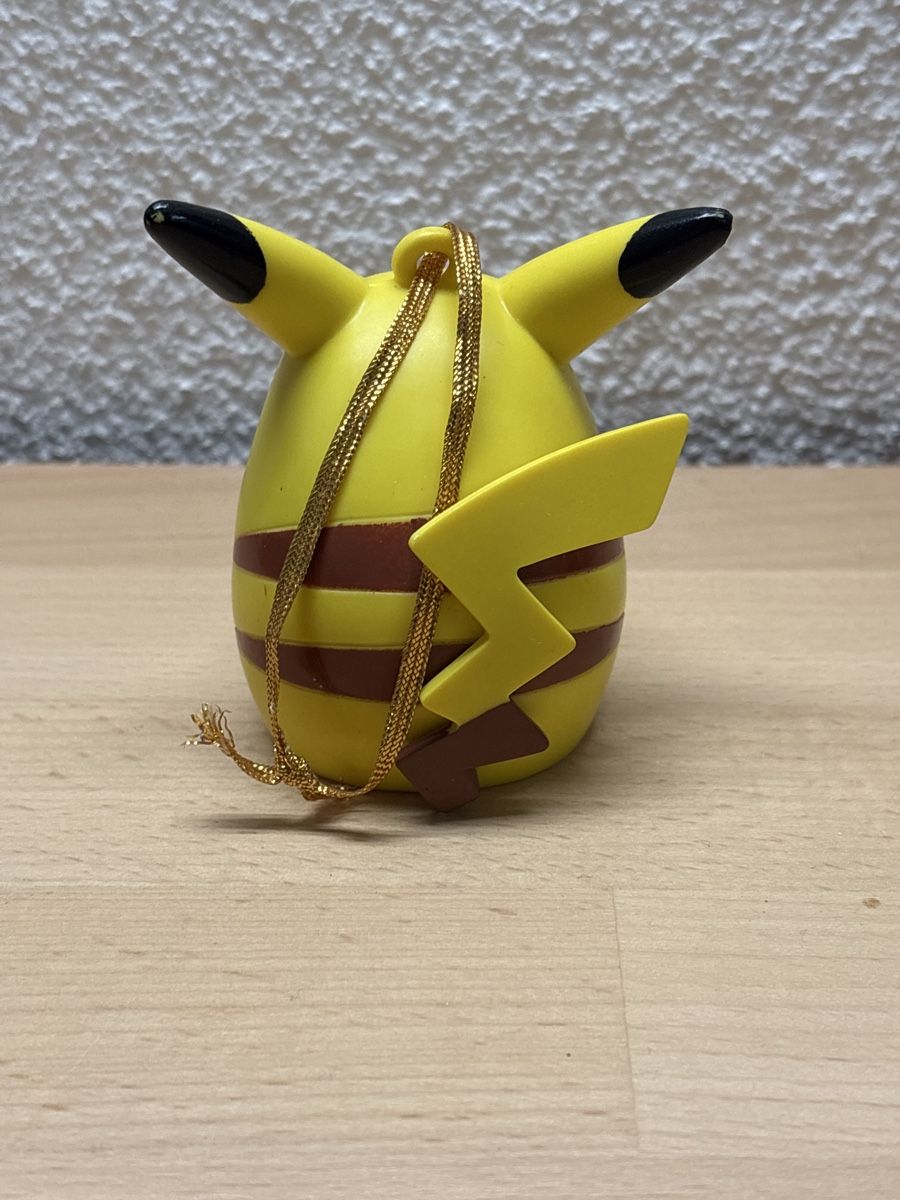 Pokémon Figuren: Pikachu Anhängerfigur Nintendo 1999 – Gebraucht aus Zwillikon von  2
