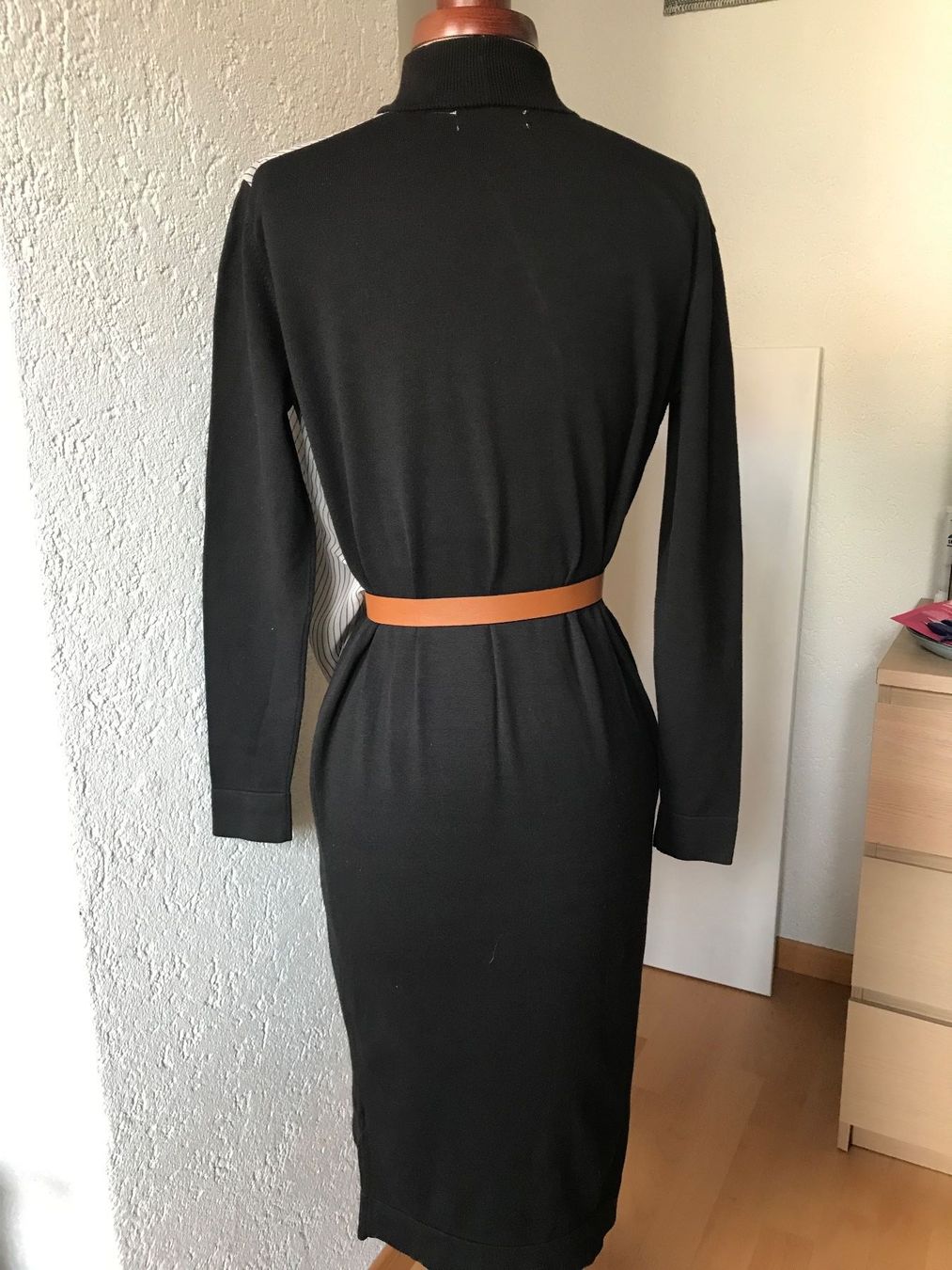 Asos Kleider: Robe originale ASOS avec effet drapé devant taille 34 – Gebraucht aus Basel von Maria-Alexa 2